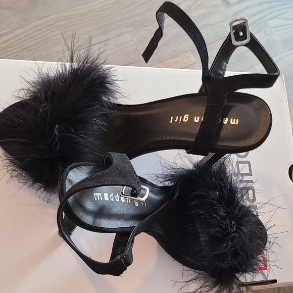 Women Black Sandals Heels - Picture 2 of 3